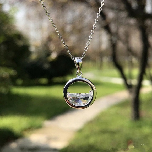 🌸 Sterling Silver 925 Crystal Necklace - Picture 7 of 7